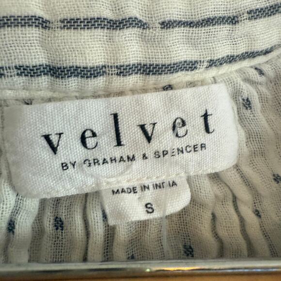 VELVET by Graham & Spencer | White Gauze Striped Split neck Boho Top | Small - Picture 4 of 7